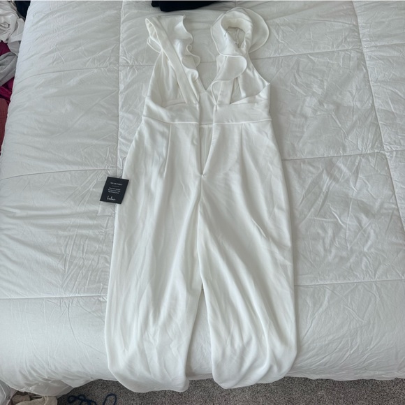 NWT Lulu’s white jumpsuit, size M - Picture 3 of 4